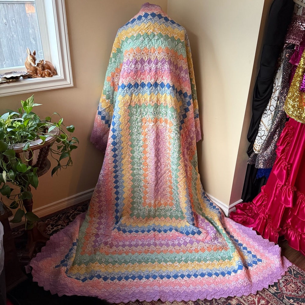 1930s Hand-stitched Diamond Quilt‎